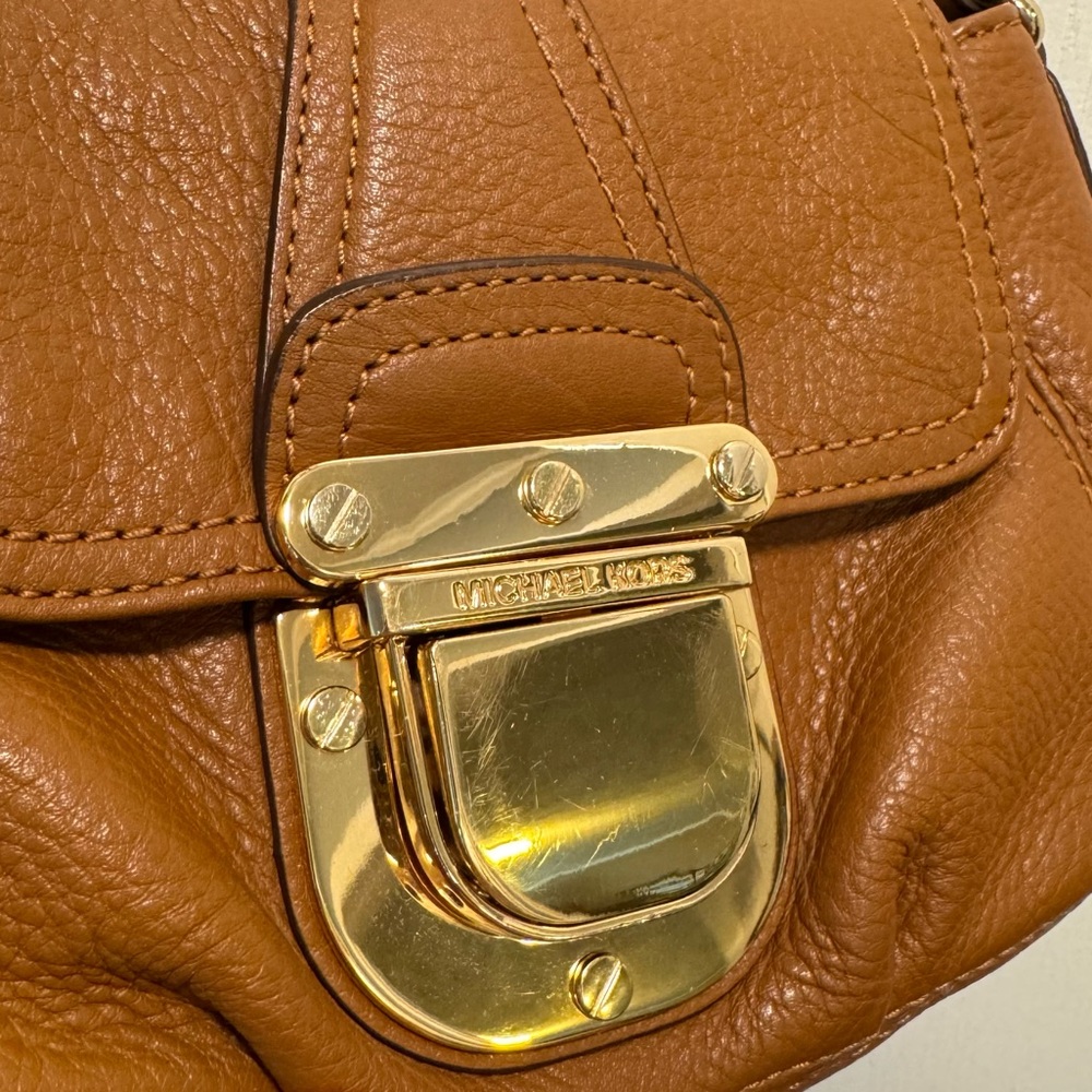 MICHAEL KORS Charlton Brown Leather Gold Push Lock Crossbody Shoulder Bag Purse - Picture 3 of 13